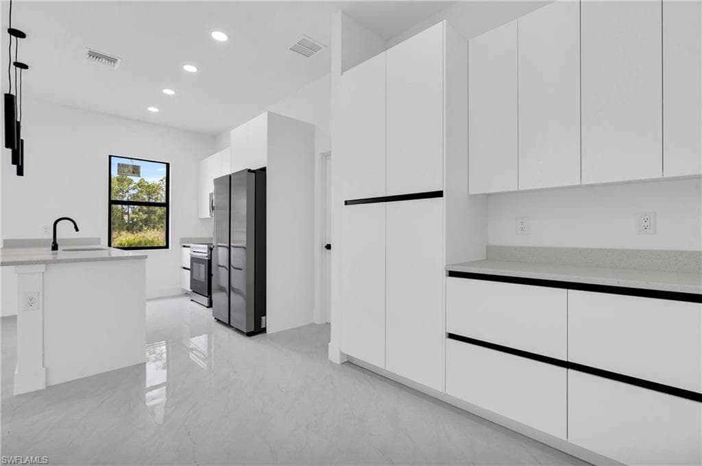 746 Colyer St E, Lehigh Acres, FL 33974-5