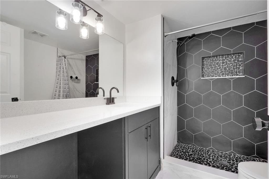 146 Cypress Way E 7, Naples, FL 34110-17