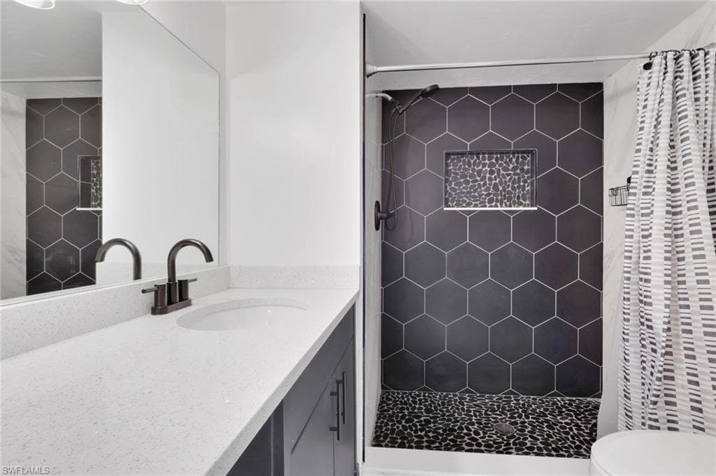 146 Cypress Way E 7, Naples, FL 34110-18