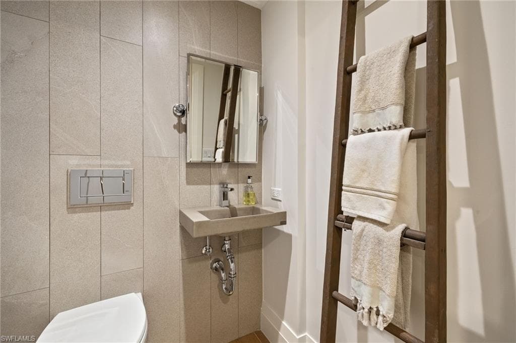 2901 Gulf Shore Blvd N 803s, Naples, FL 34103-26