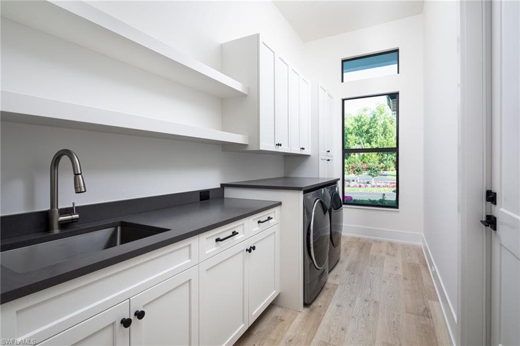 5772 Green Blvd, Naples, FL 34116-17