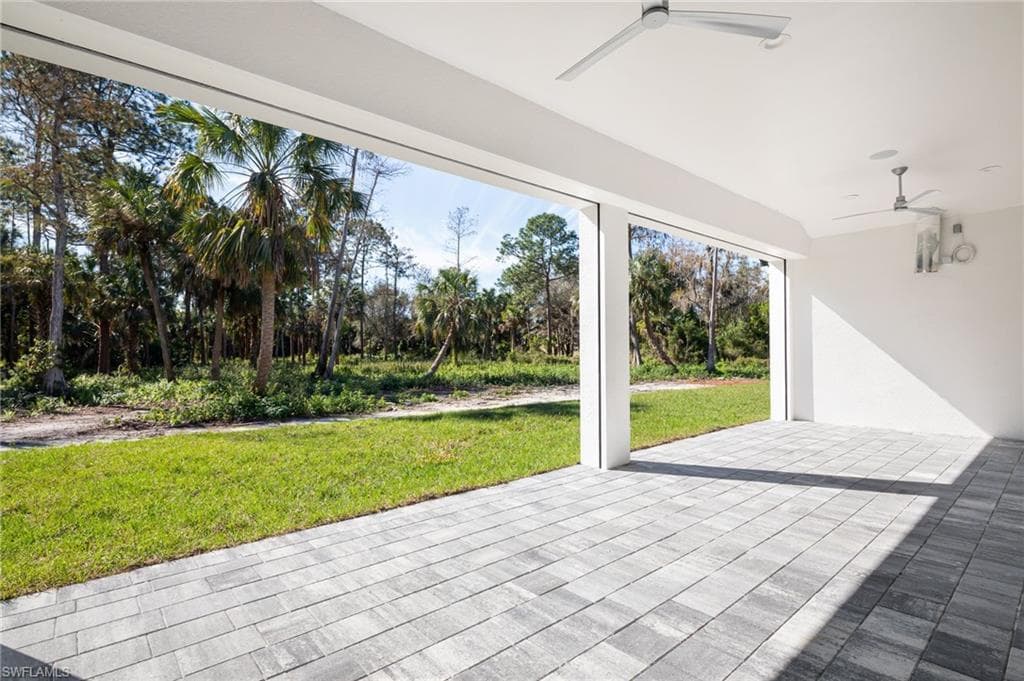 5772 Green Blvd, Naples, FL 34116-18