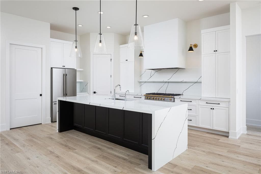 5772 Green Blvd, Naples, FL 34116-5