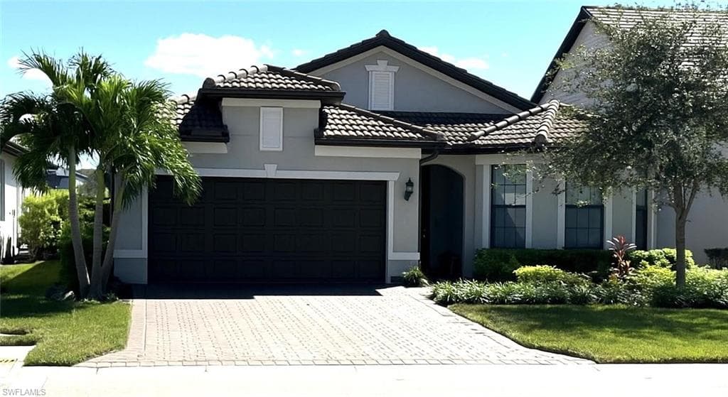 9241 Holden Dr, Fort Myers, FL 33967-1