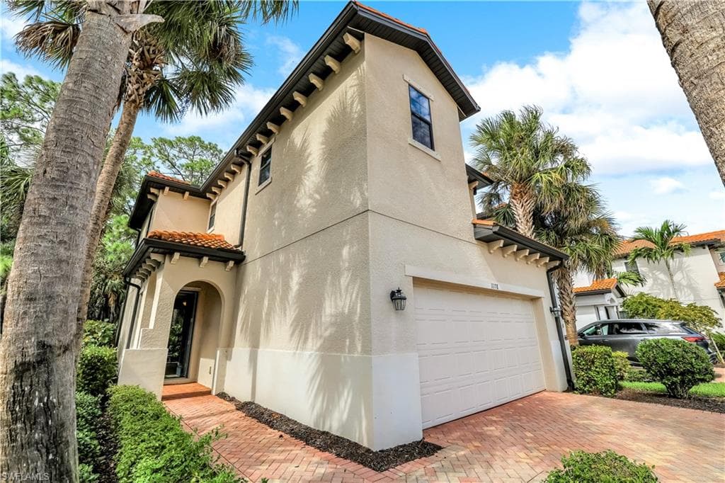 1178 Genovesa Ct, Naples, FL 34113-2