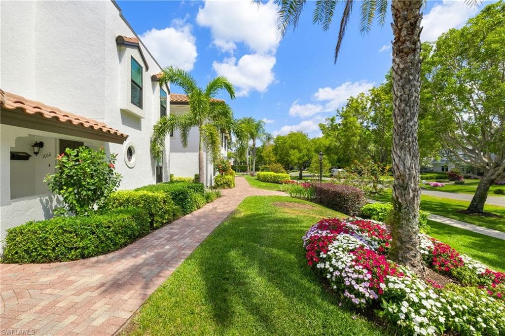 1060 6th St S 1060, Naples, FL 34102-26