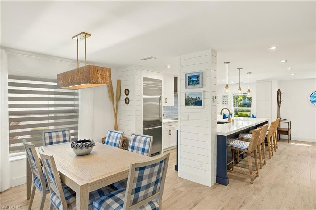 1060 6th St S 1060, Naples, FL 34102-5