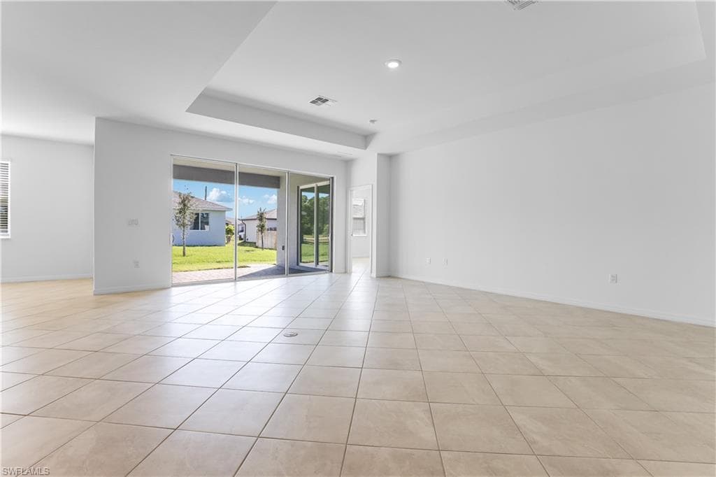 3927 45th Ln, Cape Coral, FL 33993-9