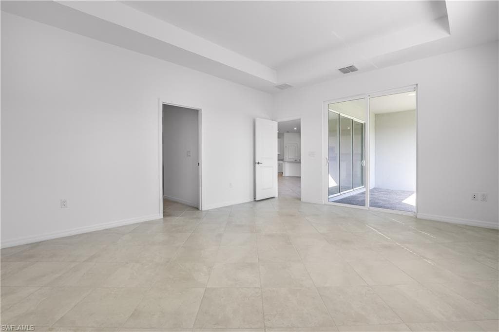 3927 45th Ln, Cape Coral, FL 33993-10