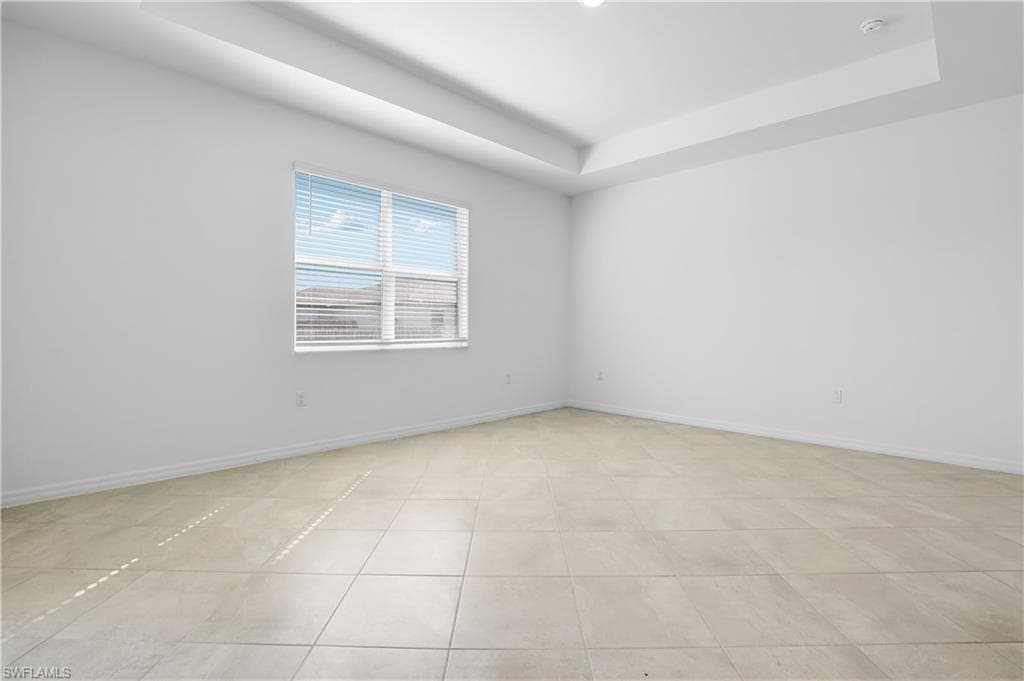 3927 45th Ln, Cape Coral, FL 33993-11