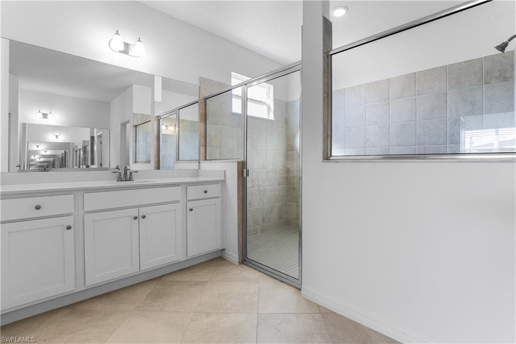 3927 45th Ln, Cape Coral, FL 33993-13