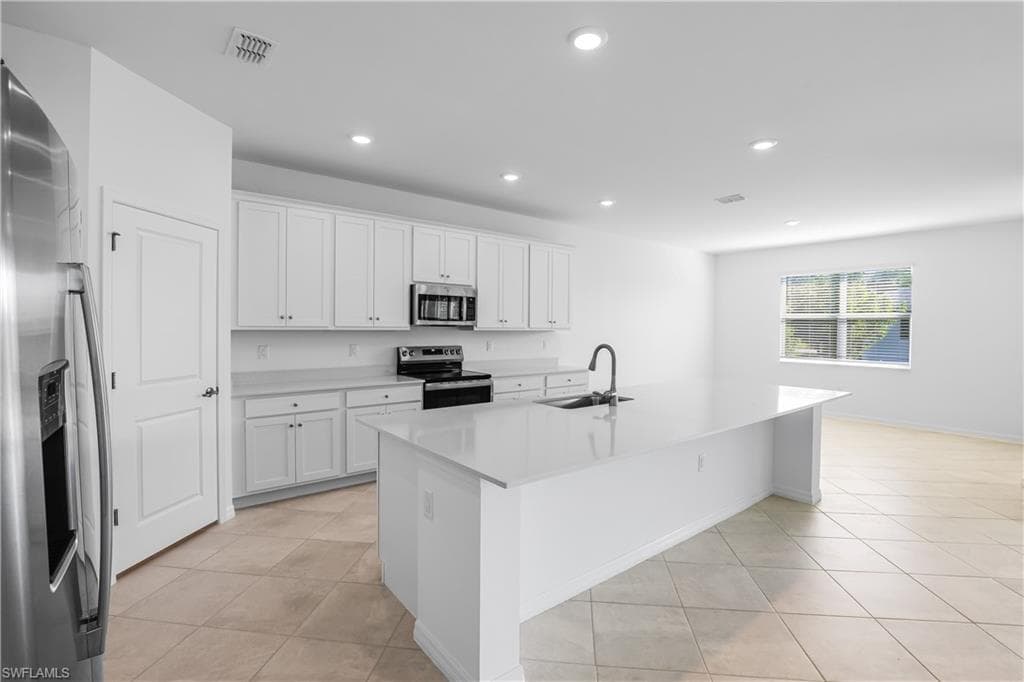 3927 45th Ln, Cape Coral, FL 33993-3