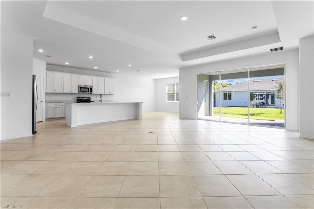 3927 45th Ln, Cape Coral, FL 33993-6