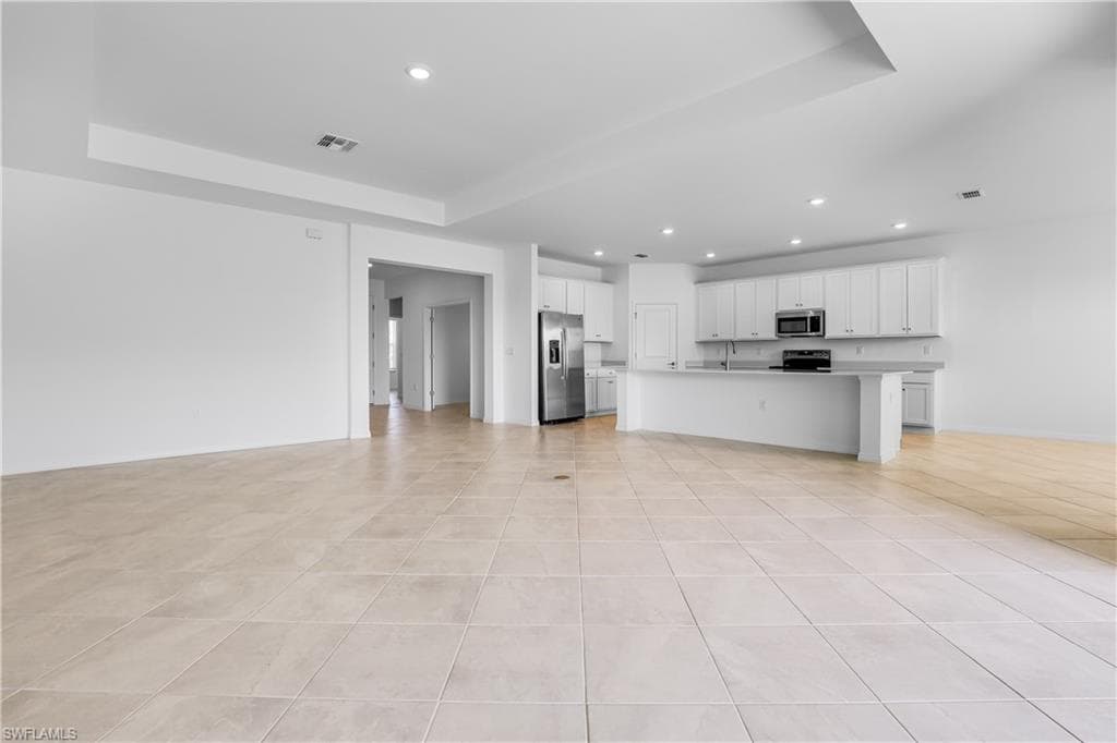 3927 45th Ln, Cape Coral, FL 33993-7