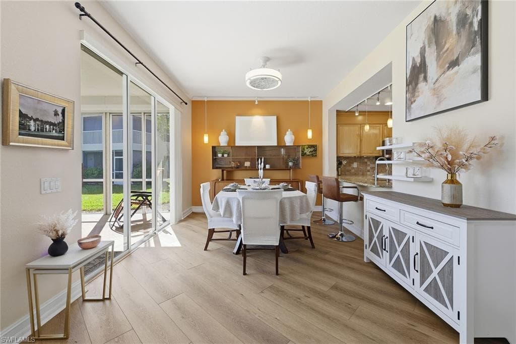 900 Diamond Cir 905, Naples, FL 34110-10