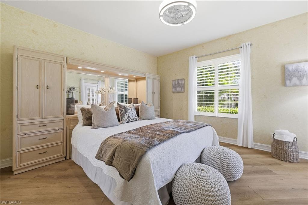 900 Diamond Cir 905, Naples, FL 34110-17