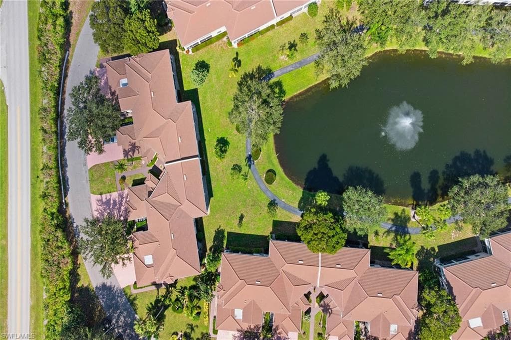 900 Diamond Cir 905, Naples, FL 34110-35