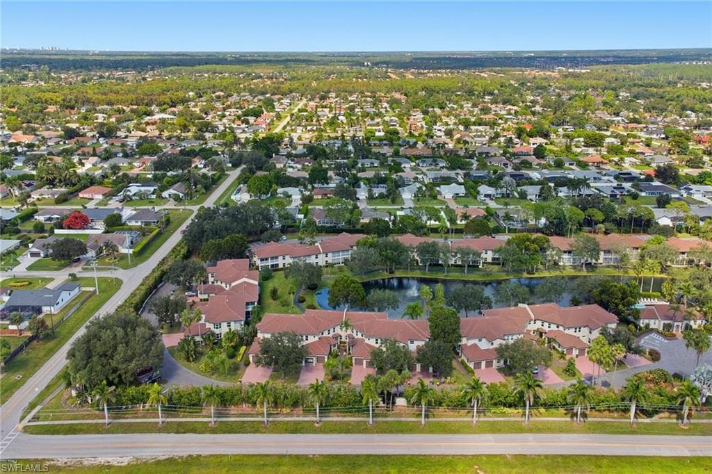 900 Diamond Cir 905, Naples, FL 34110-37