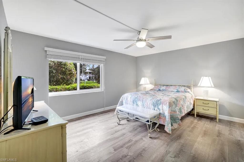 250 Candycane Ln 1013, Naples, FL 34112-8