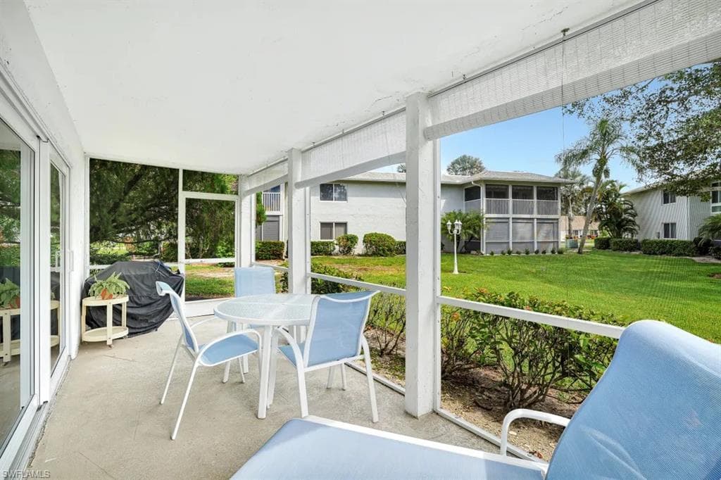 250 Candycane Ln 1013, Naples, FL 34112-13