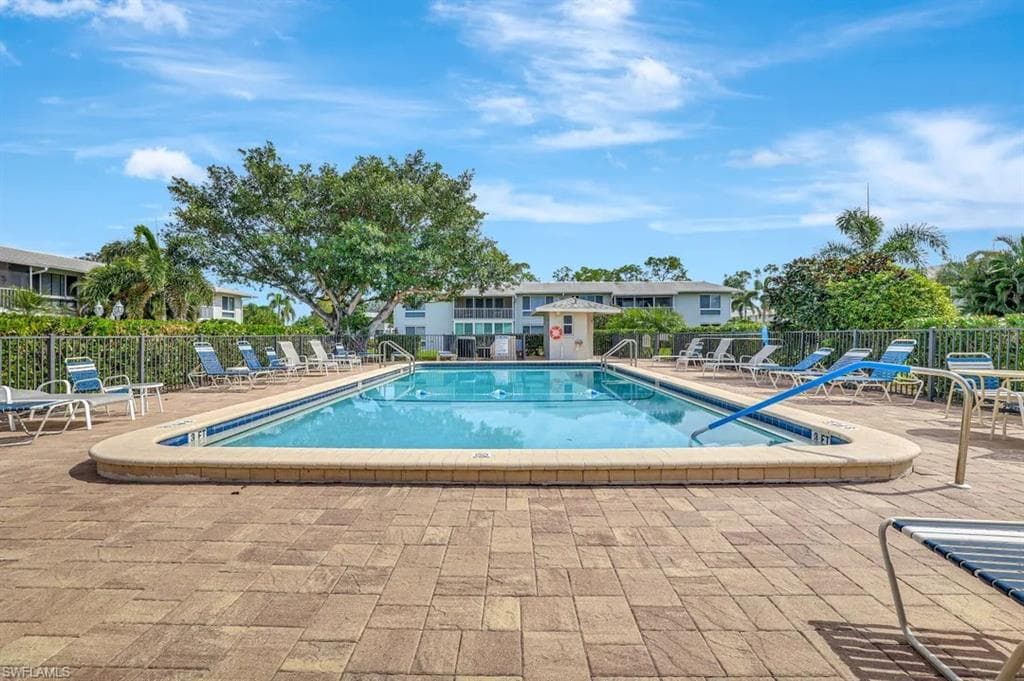 250 Candycane Ln 1013, Naples, FL 34112-17