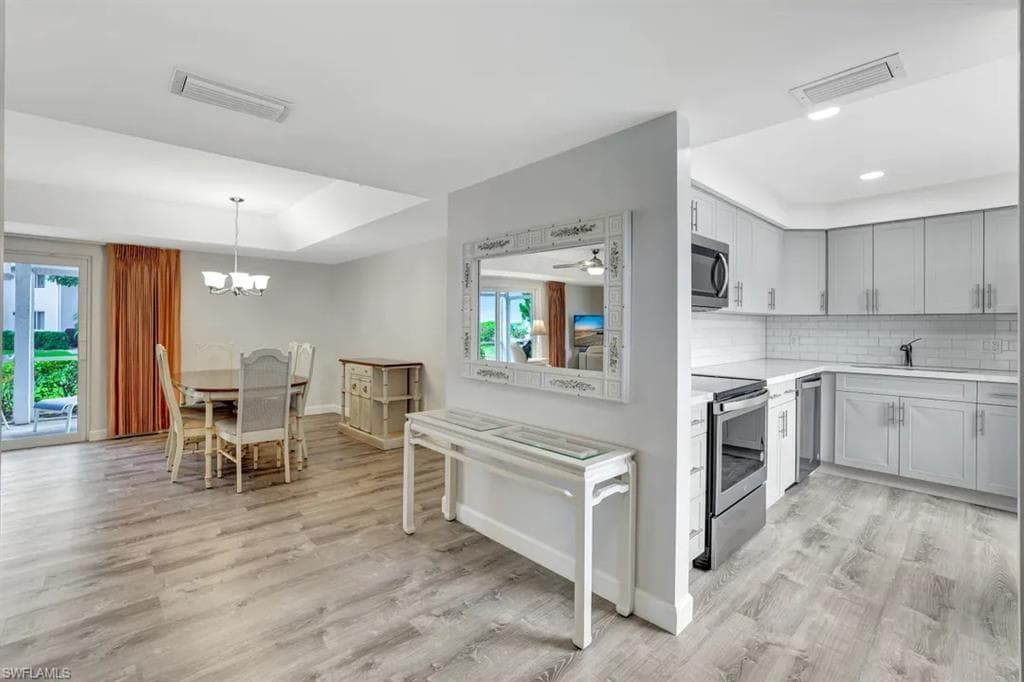 250 Candycane Ln 1013, Naples, FL 34112-3