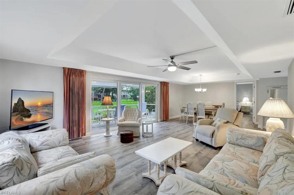 250 Candycane Ln 1013, Naples, FL 34112-4