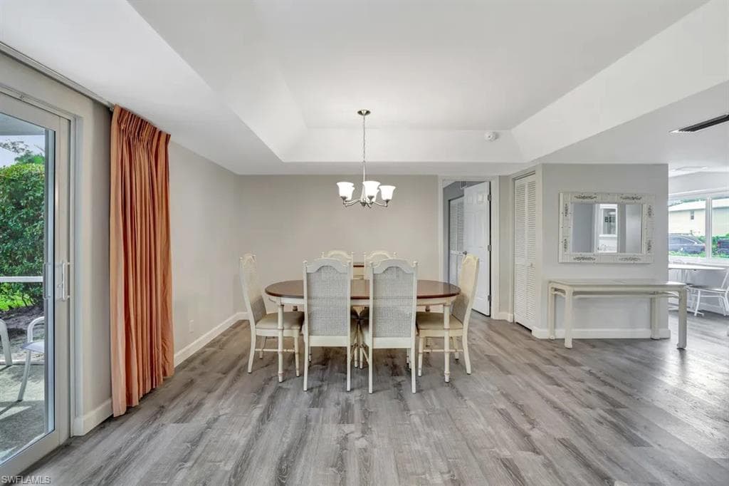 250 Candycane Ln 1013, Naples, FL 34112-6