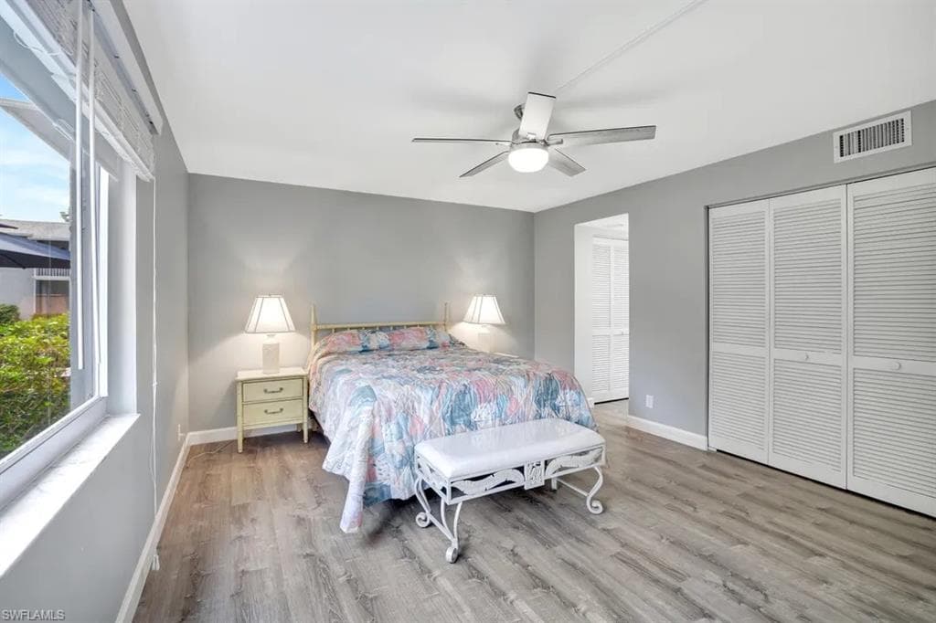 250 Candycane Ln 1013, Naples, FL 34112-7