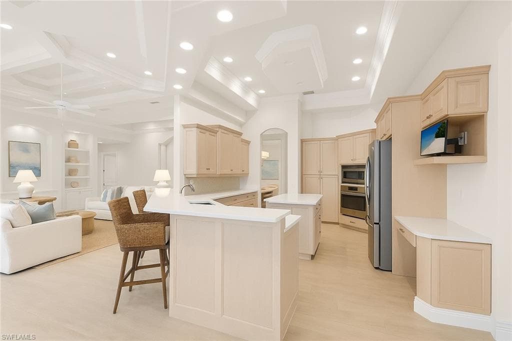 258 9th Ave S, Naples, FL 34102-9