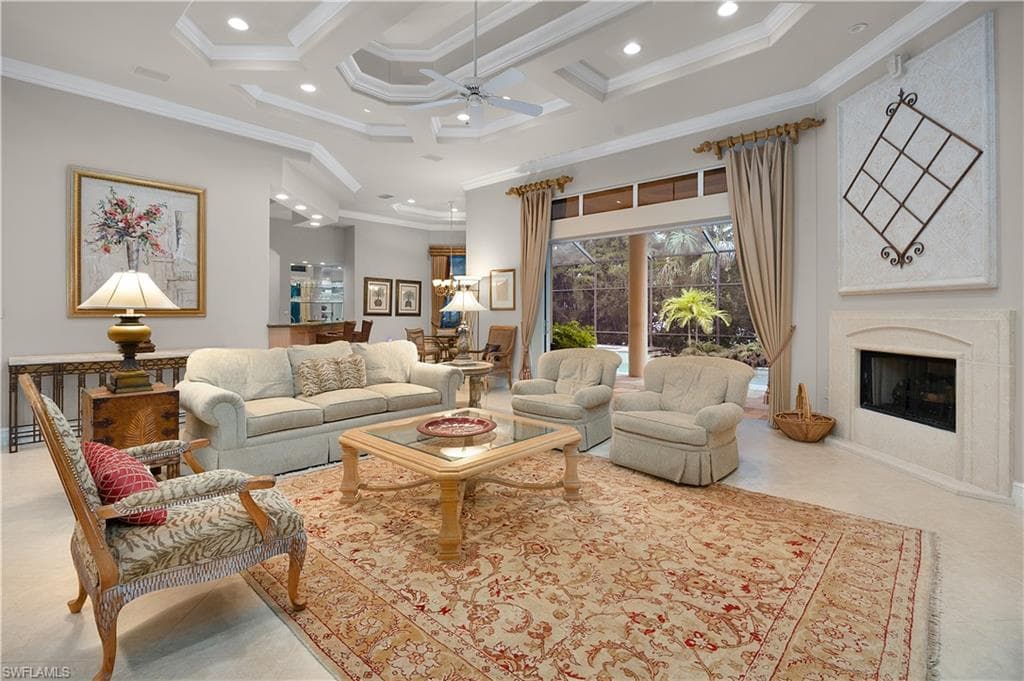 258 9th Ave S, Naples, FL 34102-26