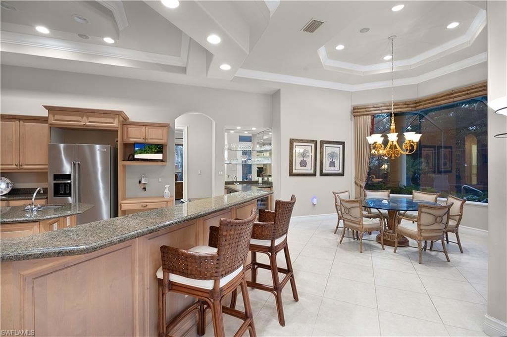 258 9th Ave S, Naples, FL 34102-28