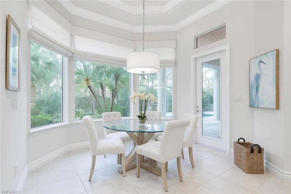 258 9th Ave S, Naples, FL 34102-32