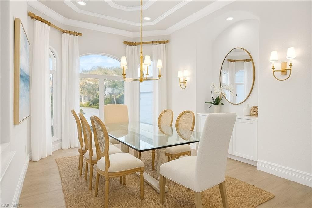 258 9th Ave S, Naples, FL 34102-34