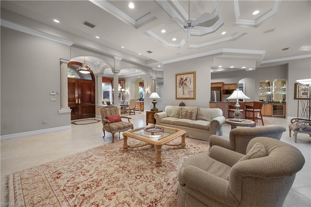 258 9th Ave S, Naples, FL 34102-35