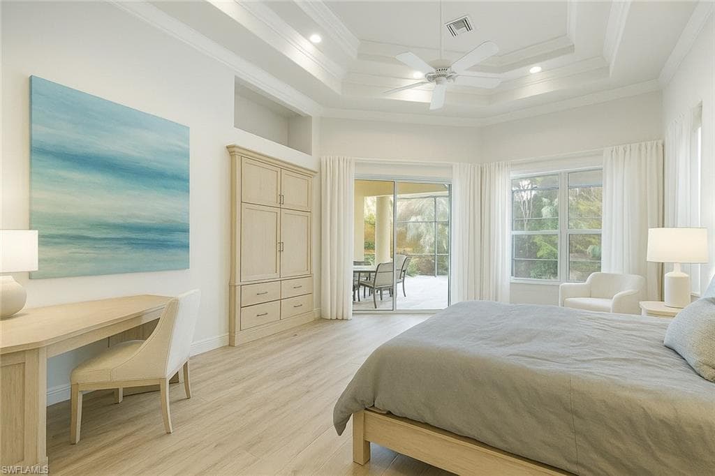 258 9th Ave S, Naples, FL 34102-40