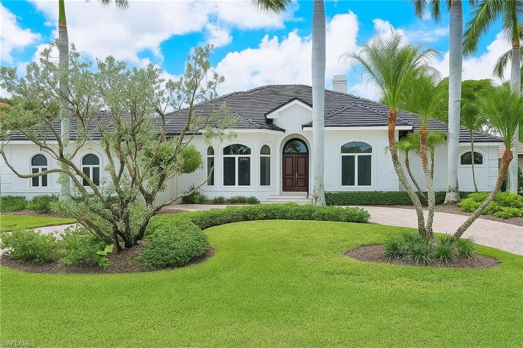 258 9th Ave S, Naples, FL 34102-3