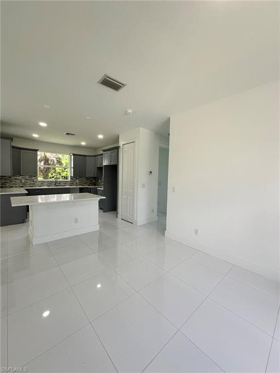 718 Chattman St E, Lehigh Acres, FL 33974-9