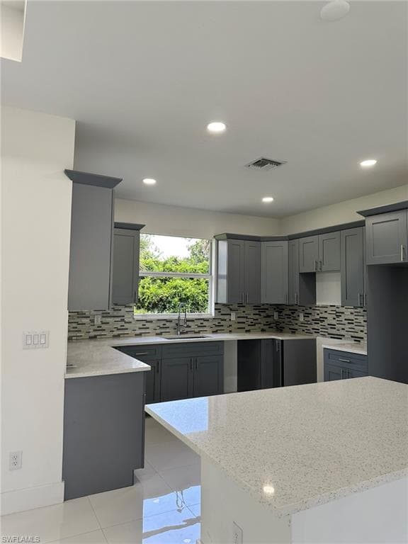 718 Chattman St E, Lehigh Acres, FL 33974-10