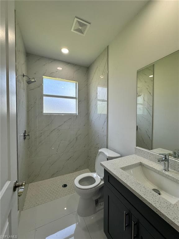 718 Chattman St E, Lehigh Acres, FL 33974-19