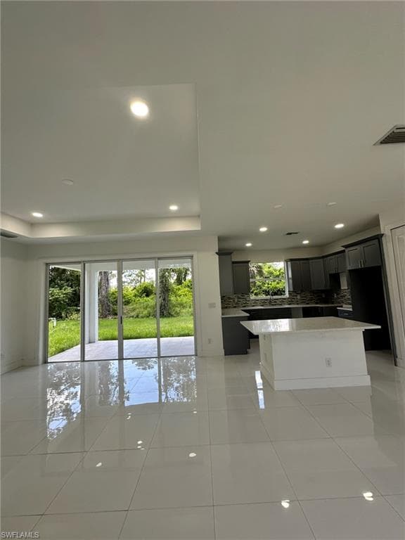 718 Chattman St E, Lehigh Acres, FL 33974-5