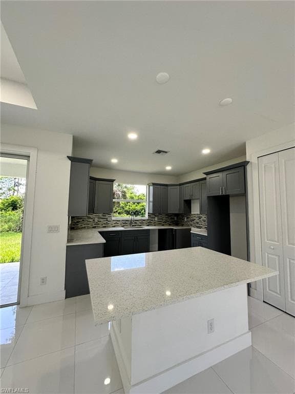 718 Chattman St E, Lehigh Acres, FL 33974-6