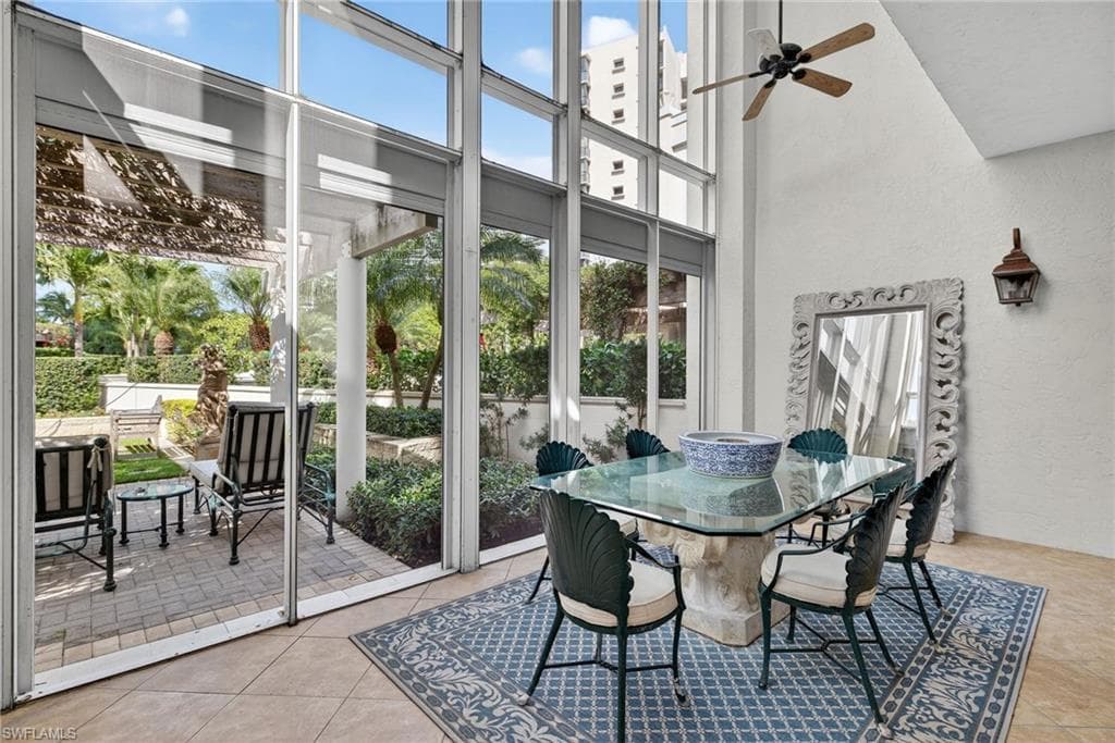 4021 Gulf Shore Blvd N V19, Naples, FL 34103-35