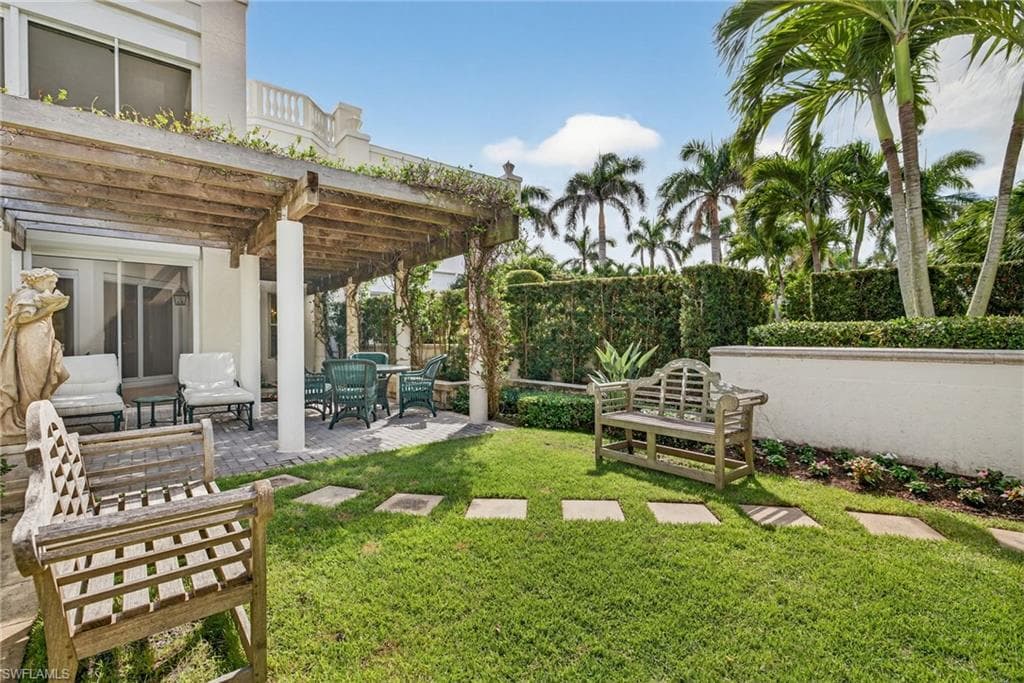 4021 Gulf Shore Blvd N V19, Naples, FL 34103-41