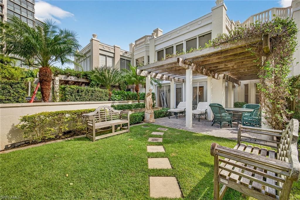 4021 Gulf Shore Blvd N V19, Naples, FL 34103-42