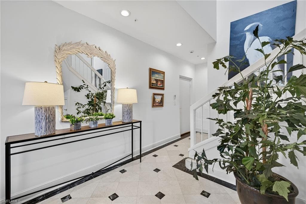 4021 Gulf Shore Blvd N V19, Naples, FL 34103-4