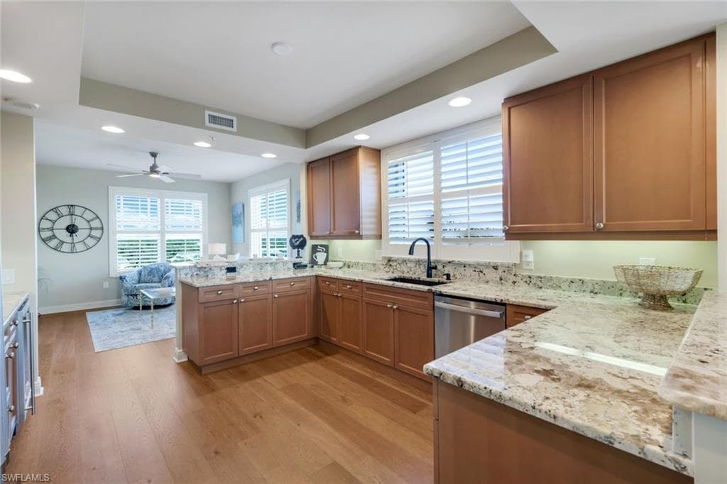 455 Cove Tower Dr 801, Naples, FL 34110-13