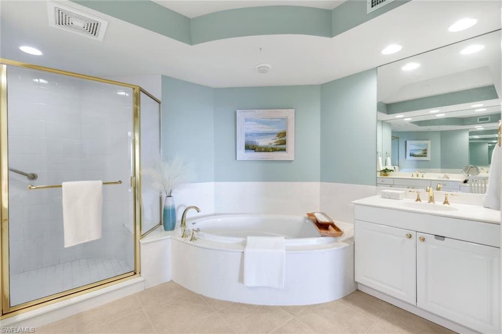 455 Cove Tower Dr 801, Naples, FL 34110-24