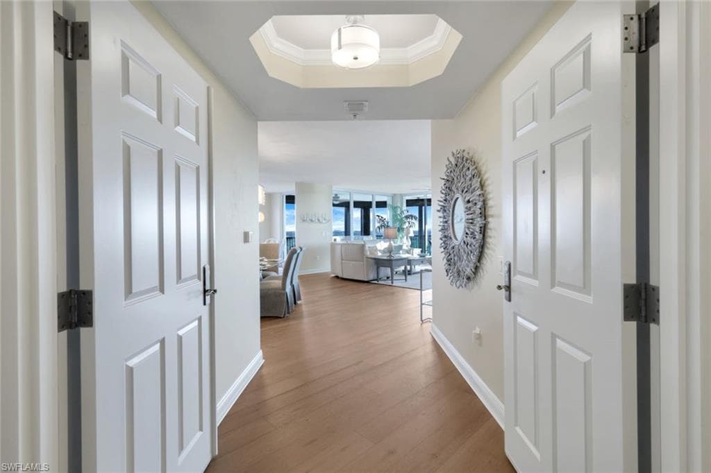 455 Cove Tower Dr 801, Naples, FL 34110-3