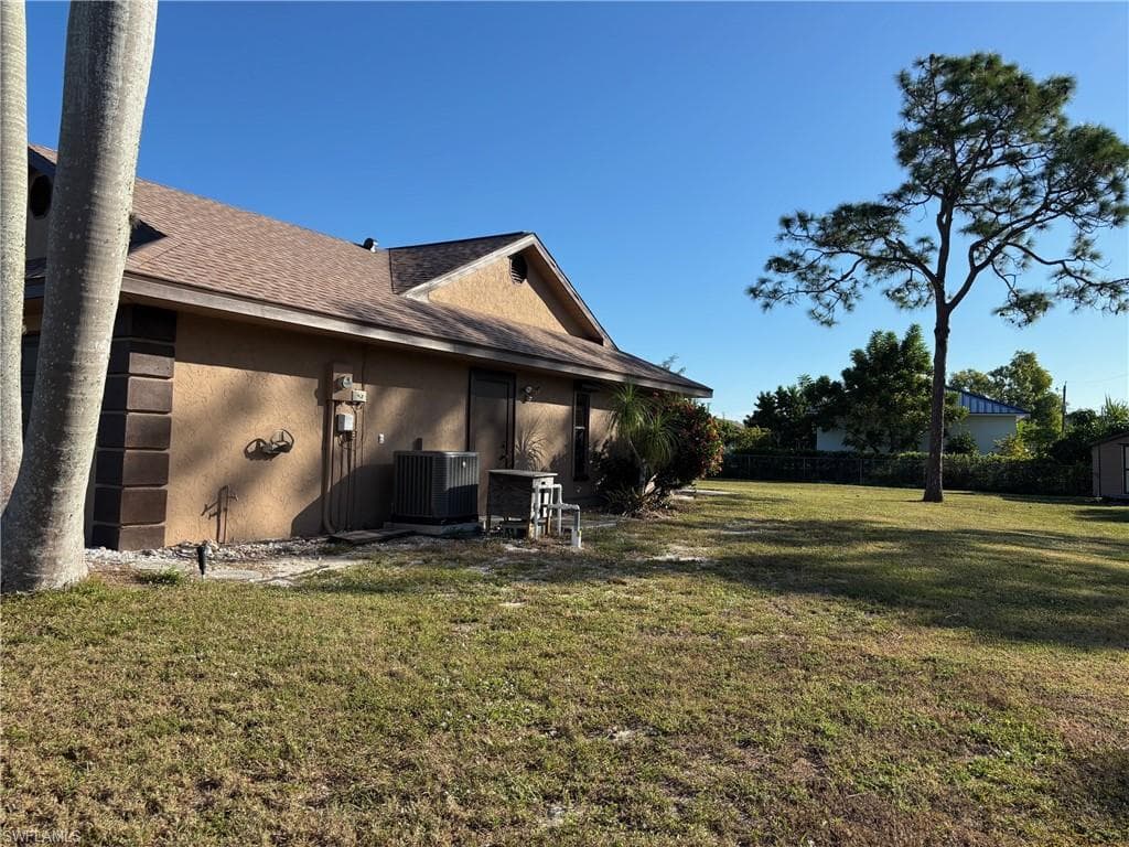 25311 Paradise Road Rd, Bonita Springs, FL 34135-5